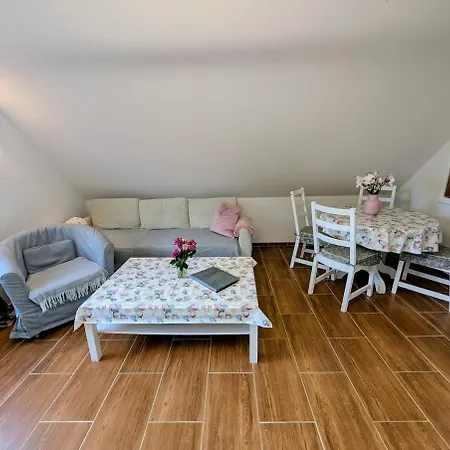 Apartamento Gemütliche 2-zimmer-ferienwohnung Mit Garten Mittenwalde