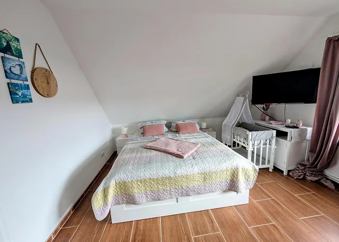 Gemütliche 2-zimmer-ferienwohnung Mit Garten Apartamento